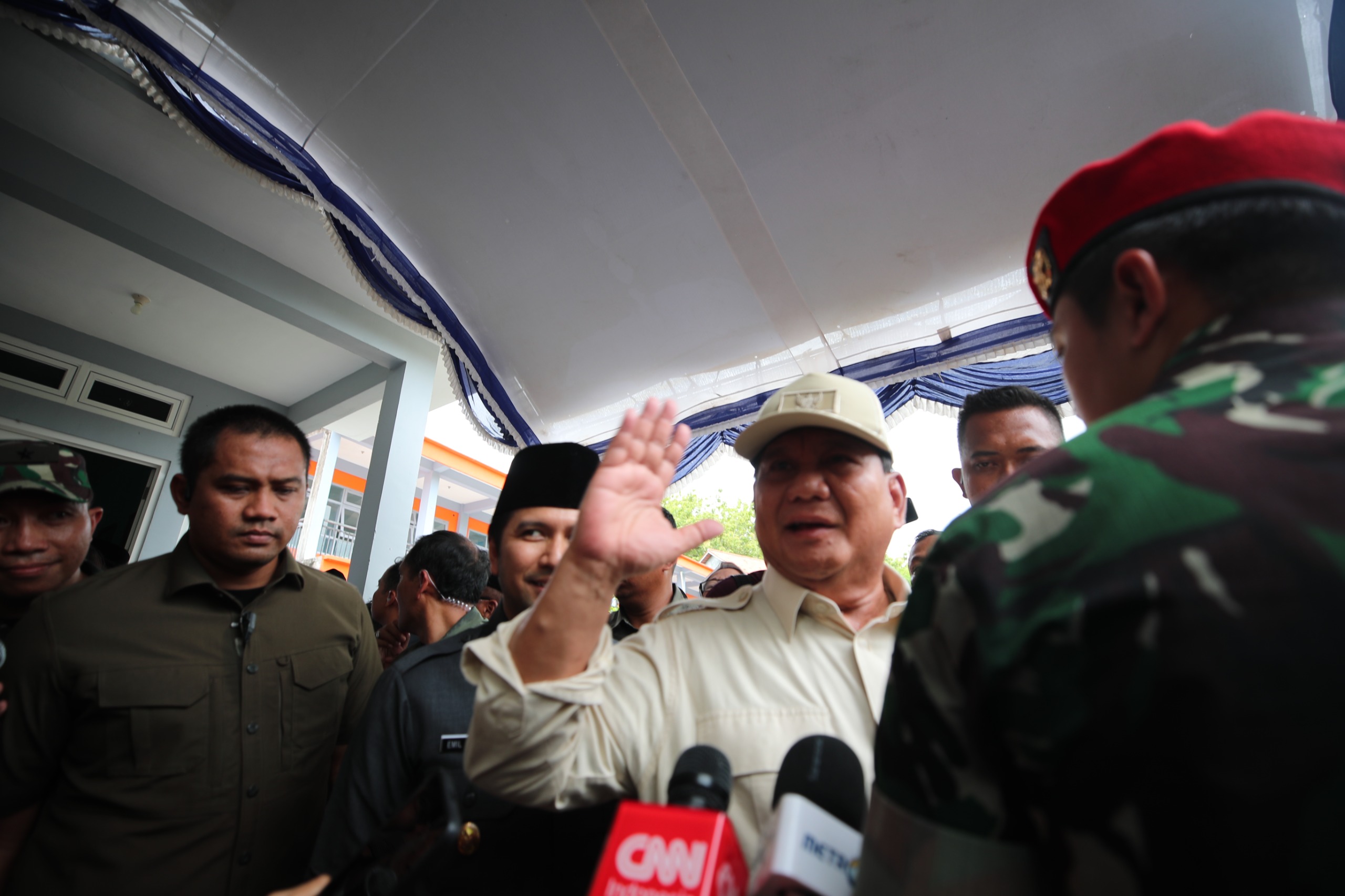 Prabowo Kelakar Umurnya Lebih Dikit dari Emil Dardak