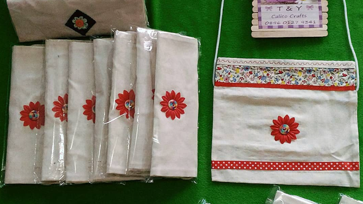 melukis tas berbahan blacu