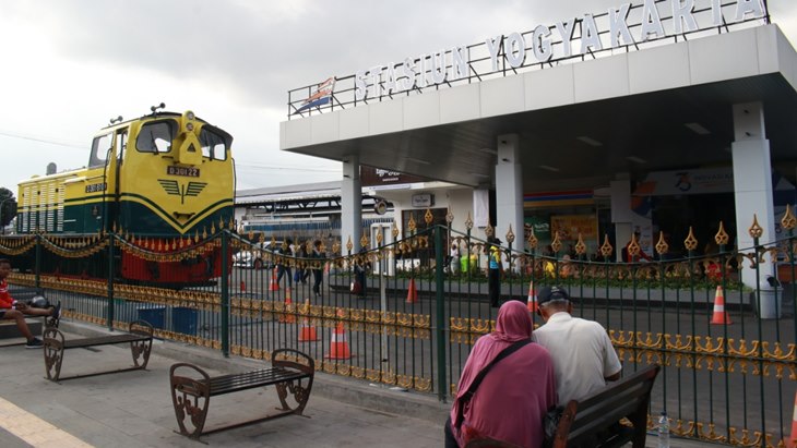 stasiun tugu