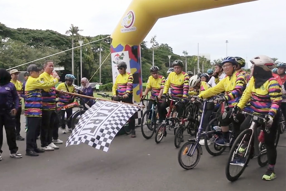 Puluhan Pesepeda Usia 60 Tahun ke Atas Ikut Gowes dari Jakarta ke IKN