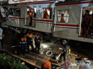 Tabrakan Maut KA Argo Bromo: 3 Penumpang KRL Masih Terjepit Hingga Selasa Pagi 