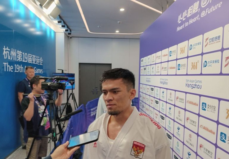 Joshua Raih Emas, Perak Dari Zefanya dan Perunggu oleh Dwi Kartika di Cabor Karate