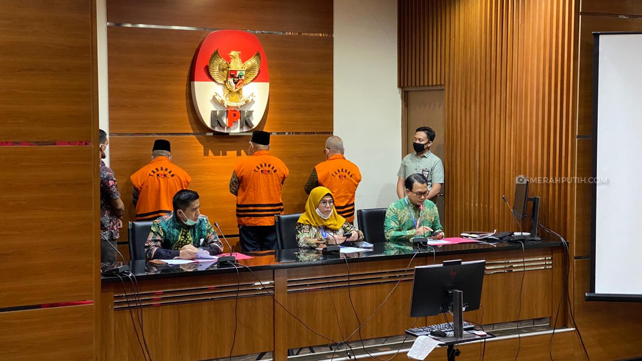 KPK Tahan 3 Eks Anggota DPRD Jambi Tersangka Suap Ketuk Palu