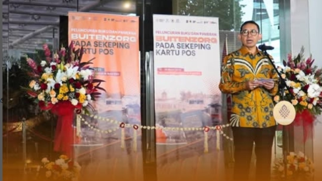 Menbud Fadli Zon Luncurkan Buku 'Kartu Pos dari Buitenzorg', Pelestarian Filateli untuk Generasi Muda