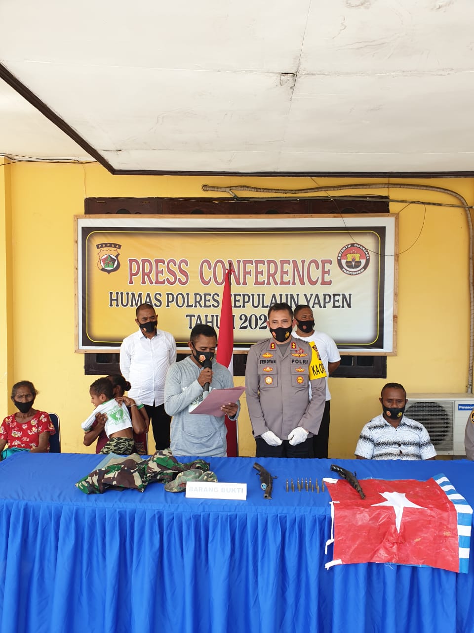 Salah satu Komandan Sektor Kelompok Kriminal Bersenjata (KKB) Kosiwo Kabupaten Kepulauan Yapen, Papua, Noak Orarei alias Noki Orarei menyatakan diri kembali ke Pangkuan Negara Kesatuan Republik Indonesia (NKRI).
