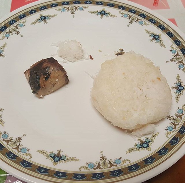 Pulut nasi dengan ikan. (Foto: instagram.com/amiesya_hassan)