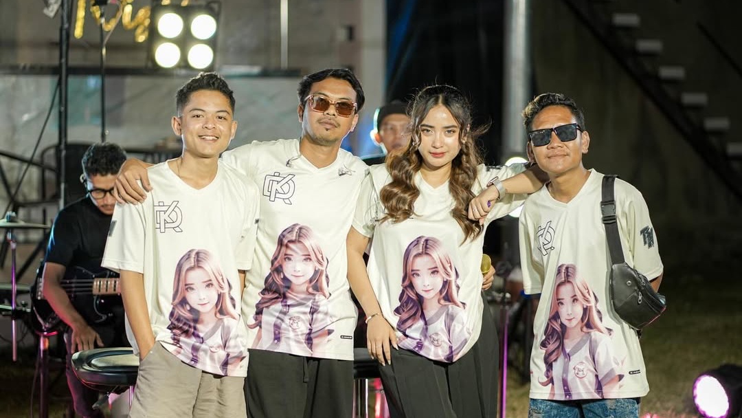 Dini Kurnia Kembali Berkolaborasi dengan Mufly Key di ‘Cemeng Manggis’, Simak Lirik Lagunya