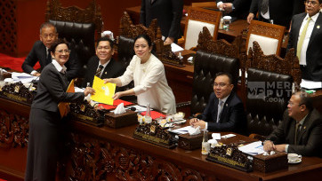 Sidang Paripurna DPR Bahas Penyampaian Pandangan Fraksi Atas KEMPPKF RAPBN 2026