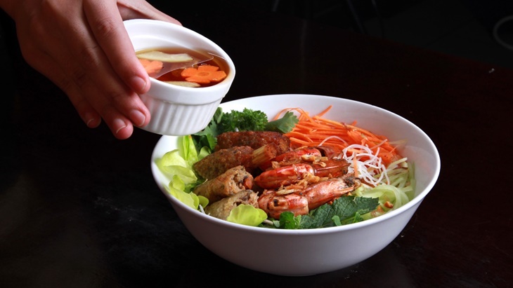 Deretan Makanan Sehat Khas Vietnam yang Bikin Lidah Bergoyang