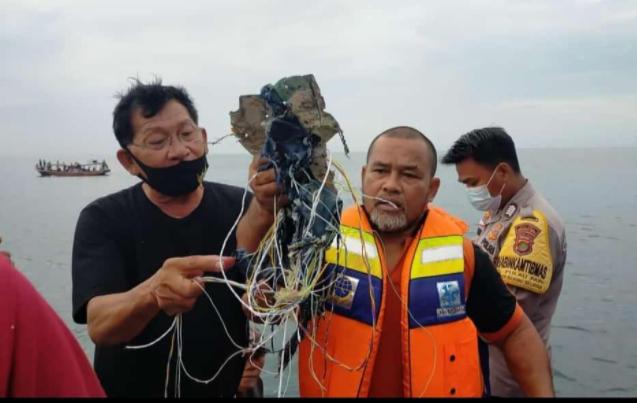Ditemukan Puing-puing Diduga Terkait Hilangnya Sriwijaya Air SJ-182