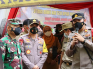 Pulang Mudik, Puluhan Warga Mangga Dua Selatan Digiring ke Posko Tes COVID-19