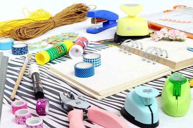 Berikan tugas yang menyenangkan bagi anak. (Foto: pixabay/jankosmowski) 