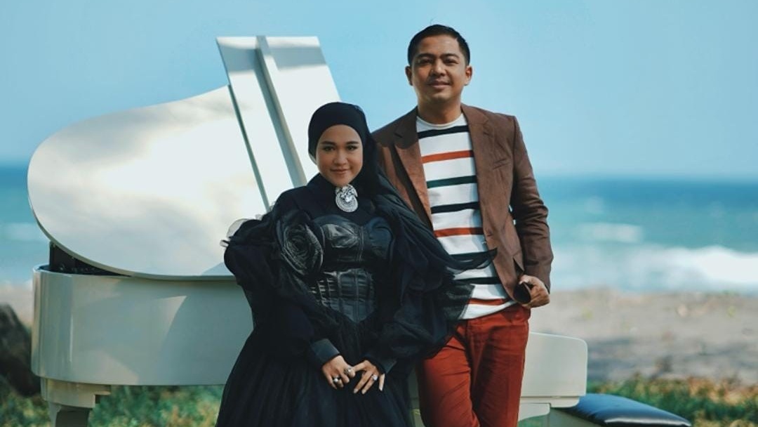 Lirik Lagu 'Masing Masing' dari Ade Govinda dan Ernie Zakri yang Berhasil Pecahkan Rekor Tangga Lagu Malaysia