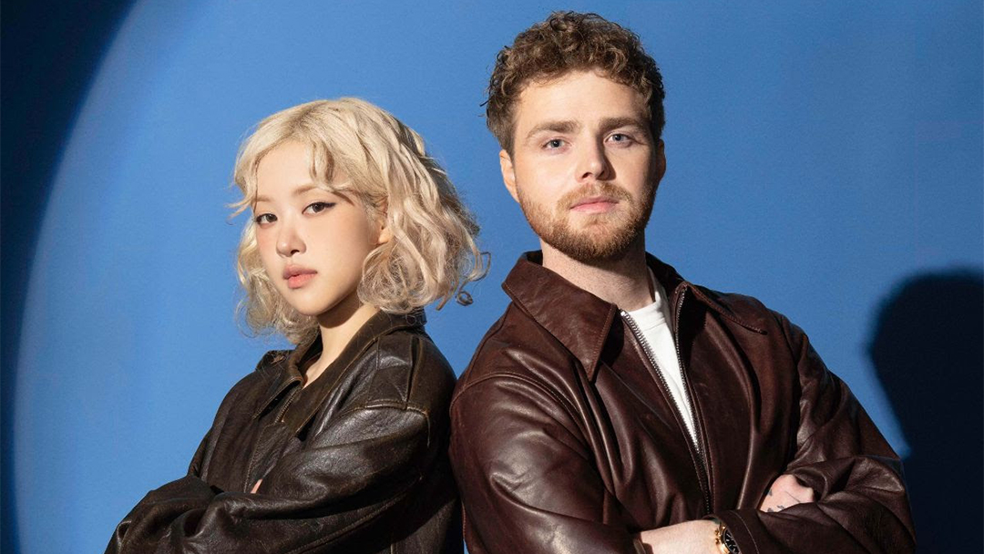 Alex Warren Gandeng Rose BLACKPINK Bikin Lagu Cinta Antemik ’On My Mind’