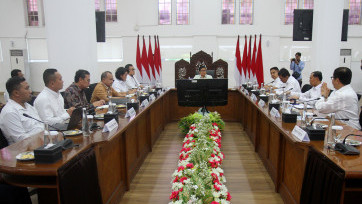 Rakor Menko Pemberdayaan Masyarakat Bahas Optimalisasi Pekerja Migran Indonesia 