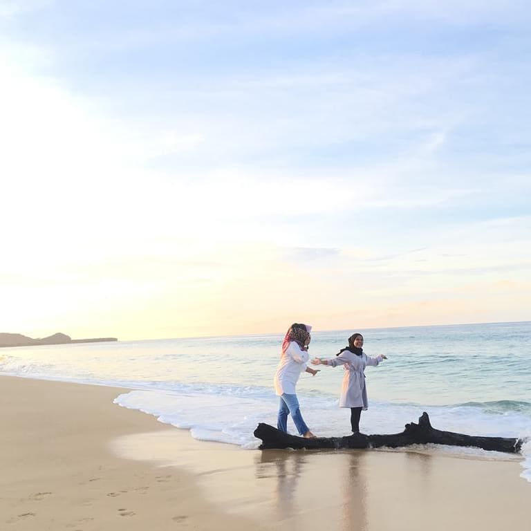 Jelajahi 5 Tempat Wisata Paling 'Recommended' di Natuna