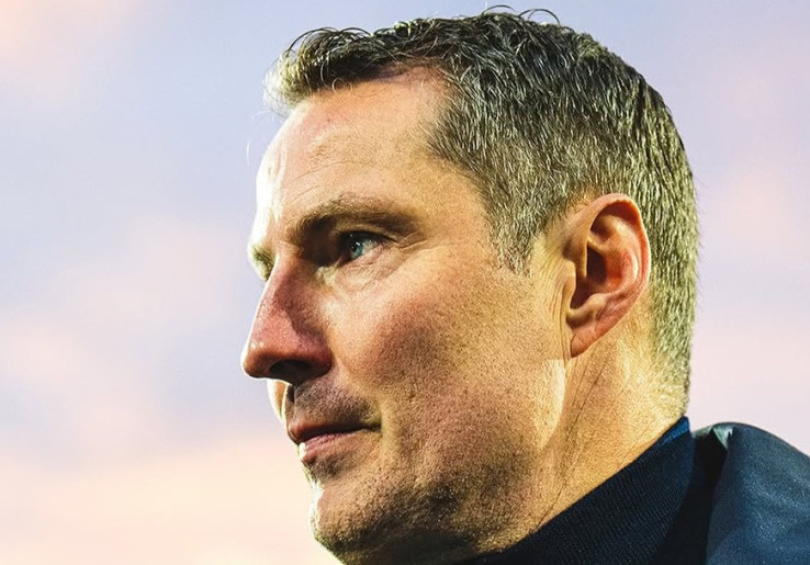 Jelang Lawan AC Milan, Feyenoord Malah Pecat Brian Priske