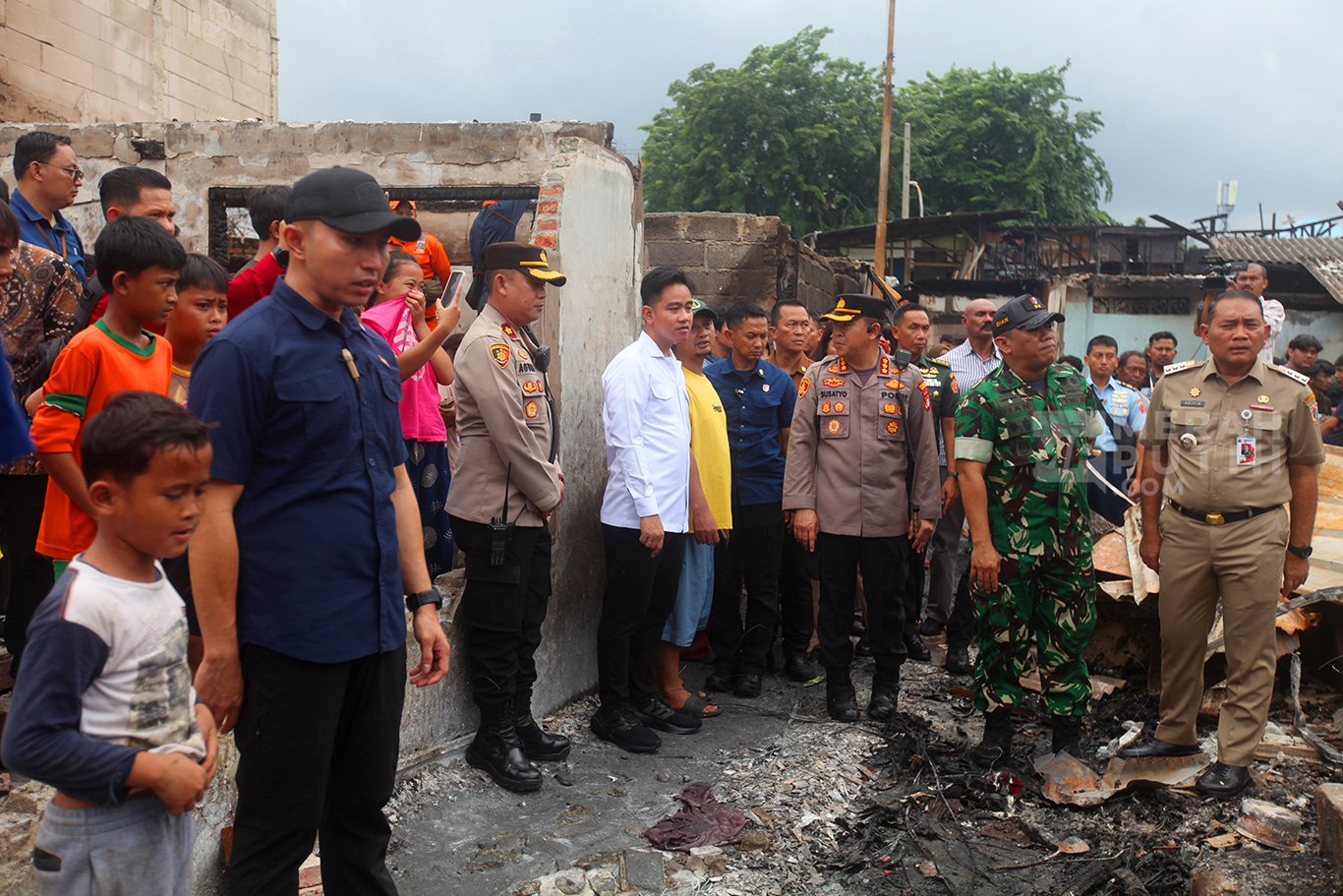 Wapres Gibran Tinjau Lokasi Kebakaran Kemayoran Gempol Jakarta