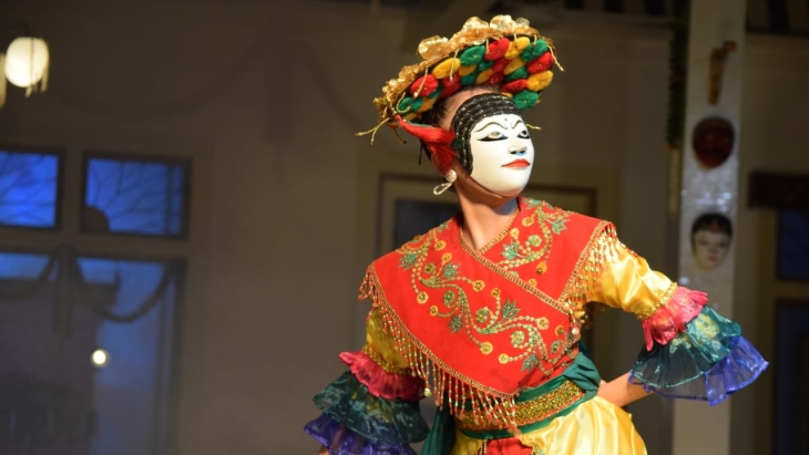 Peserta Seniman Asing Tampil dalam International Mask Festival 2021