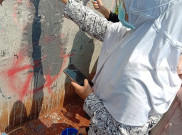 Fasilitas Publik GBK Dicoret Pendemo, Aktivis Milenial(z) Gelar Aksi Ngecat Bersama