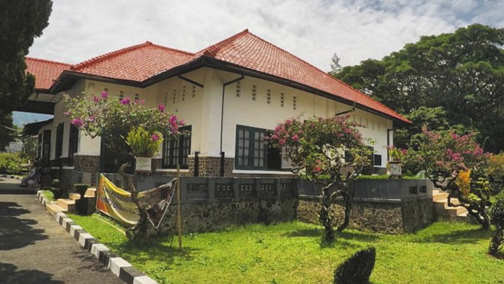 Mempelajari Perjanjian Linggarjati di Gedung Perundingan Linggarjati