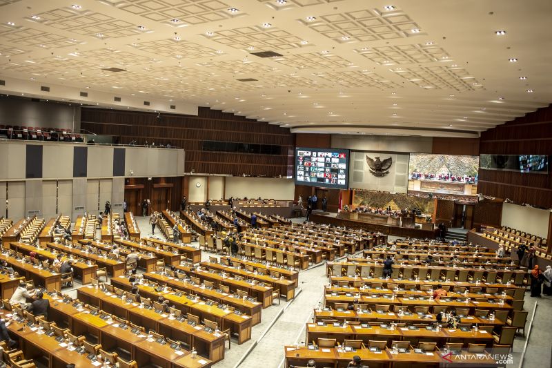 Sahkan 8 UU, Puan: DPR Berupaya Untuk Tetap Produktif