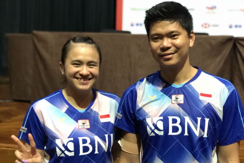 Praveen Jordan/Melati Daeva Oktavianti mengalahkan Marcus Ellis/Lauren Smith (Inggris) di babak penyisihan Grup B World Tour Finals 2021 di Nusa Dua, Bali, Kamis. (ANTARA/Roy Rosa Bachtiar)