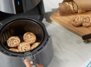 Cara Mudah Bersihkan Air Fryer Sampai ke Sela-sela yang Sulit Digapai