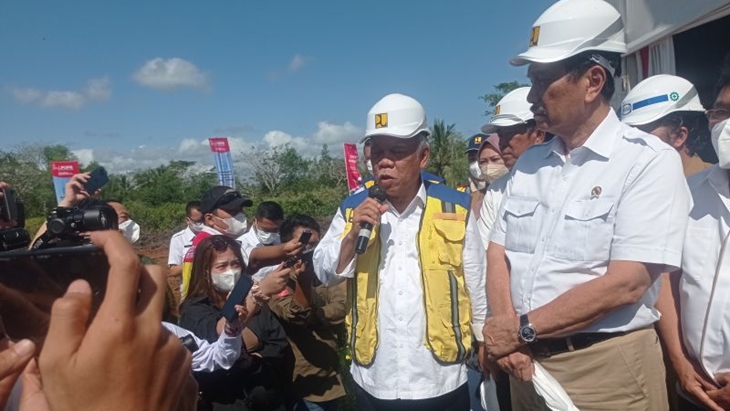 Luhut Minta Masyarakat Dukung Pembangunan Tol Serang - Tanjung Lesung