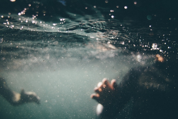 Selalu berhati-hati ketika berenang di zona berbahaya pantai selatan. (Foto: Pixabay/Free-Photos)