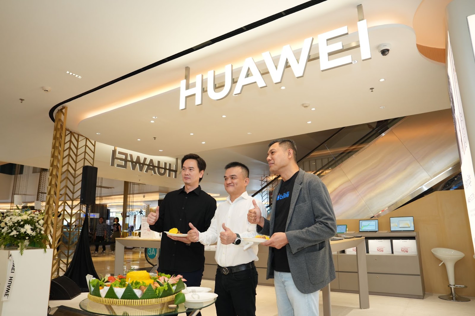 HES Hadir di Grand Indonesia, Waktunya Berburu Perangkat Canggih