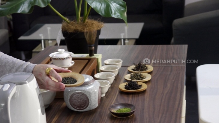 Beda Penyeduhan Teh di Jepang dan Tiongkok