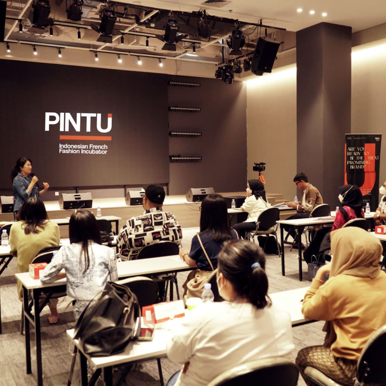 PINTU