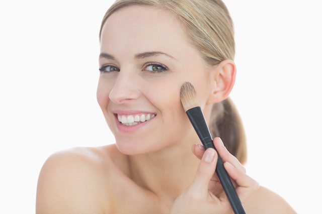 Foundation Favorit Selebrita Dunia Ini Bisa Buat Penampilanmu Natural