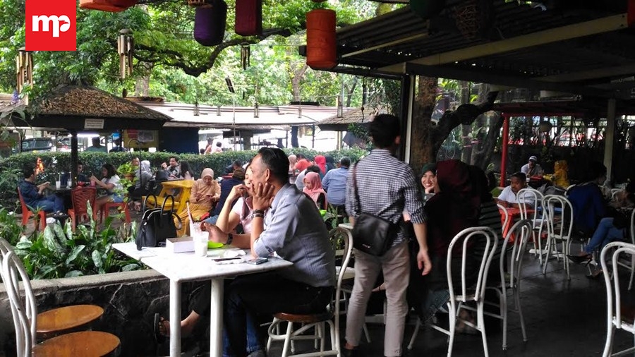 Jadi Favorit Warga Bandung, Sate Mbok Ayu Habiskan Lebih dari 300 Tusuk per Hari