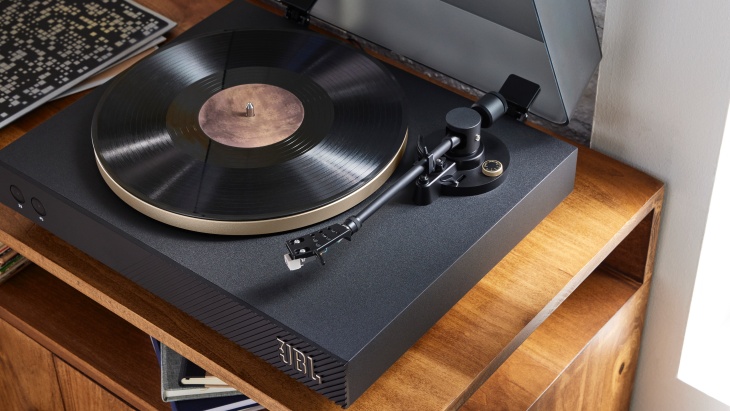Turntable JBL Spinner BT Akhirnya Rilis di Indonesia