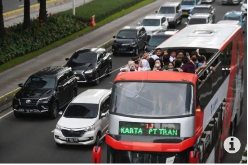 Lebaran di Jakarta? Jajal Serunya Wisata Sejarah Batavia di Atas Bus Atap Terbuka