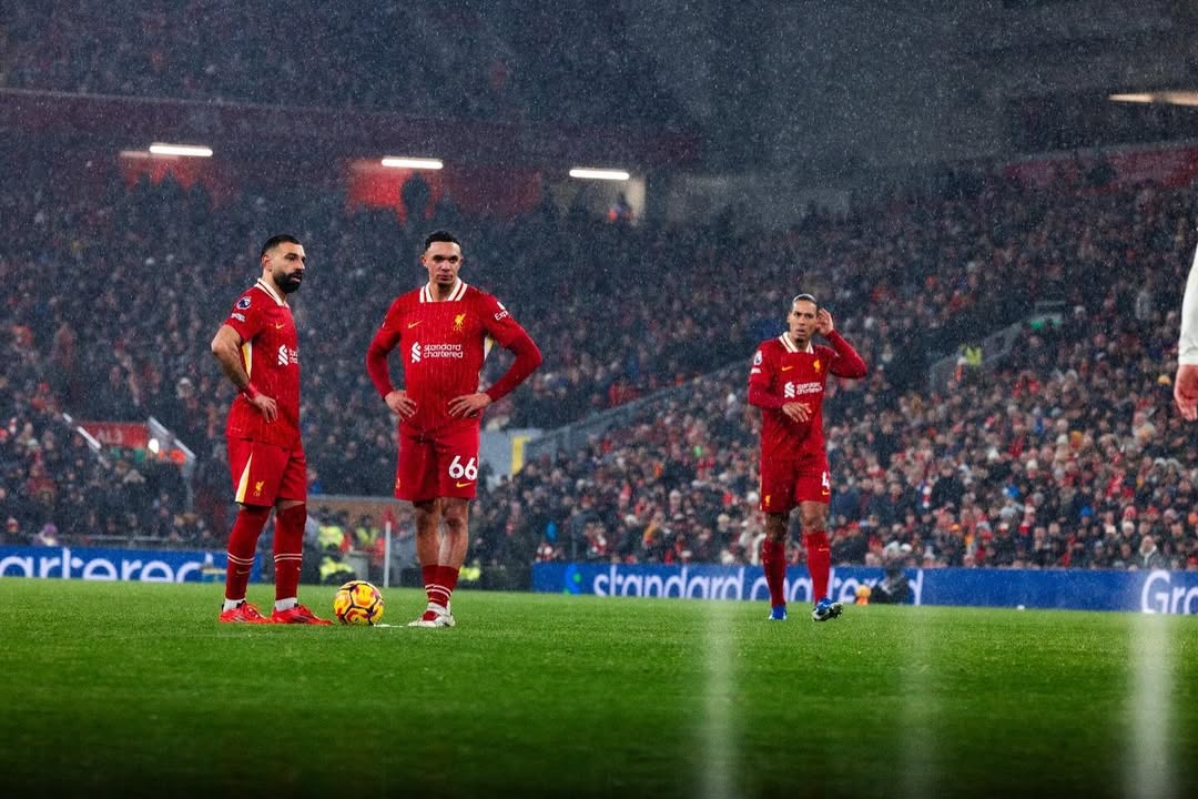 Mohamed Salah Unggah Foto Bareng Alexander-Arnold dan Virgil van Dijk, Ada Isyarat Besar?
