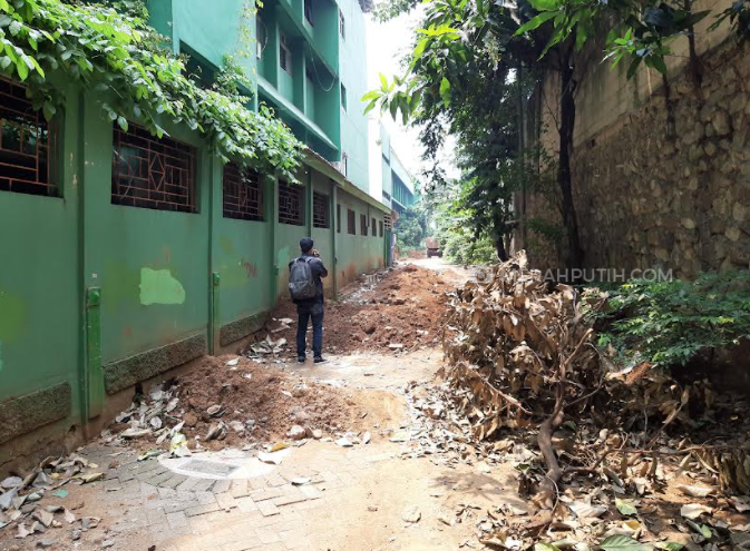Tanah Bekas Galian Sumur Resapan Dekat SMP 216 Bikin Resah, Ini Respons Pemkot Jakpus
