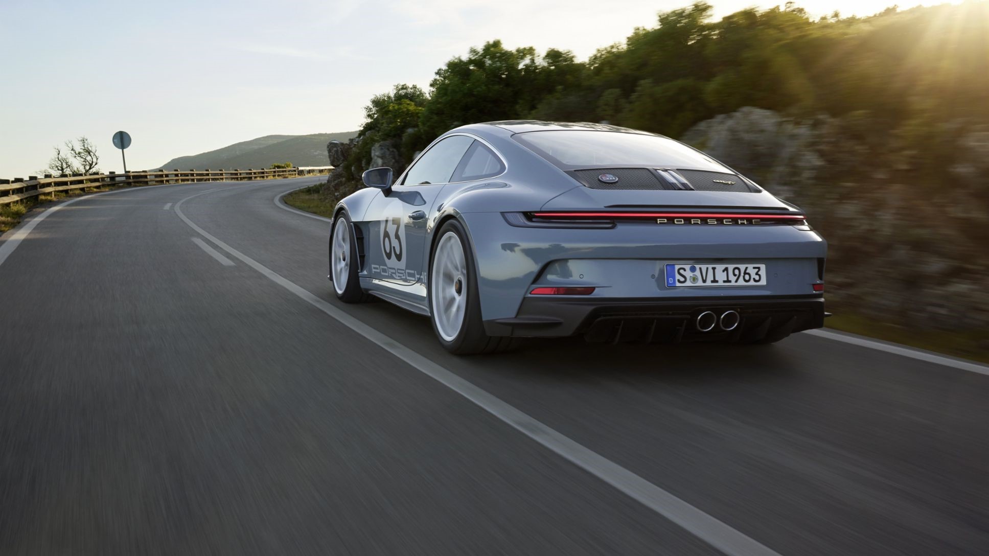 Presiden Joe Biden Pernah Kemudikan Porsche hingga 275 Km/Jam