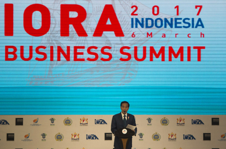 Presiden Jokowi Membuka Business Summit 2017