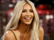 Selain dari Kanye, Kim Kardashian Dapat Hadiah Natal Ini
