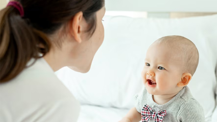 Ini nih, Tahapan Bayi Berbicara 