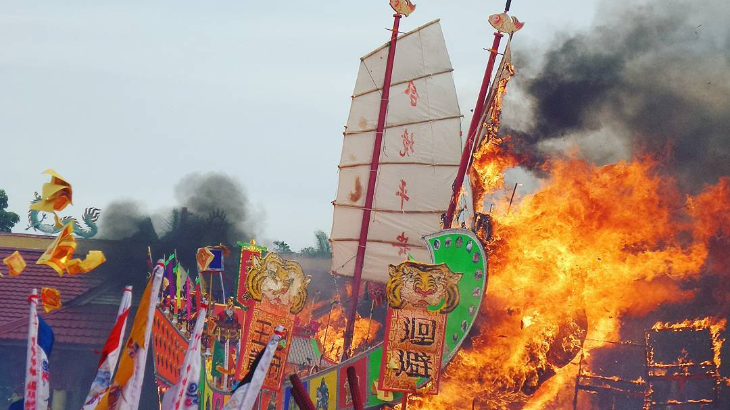 Ritual Bakar Tongkang Digelar 10-11 Juni Mendatang