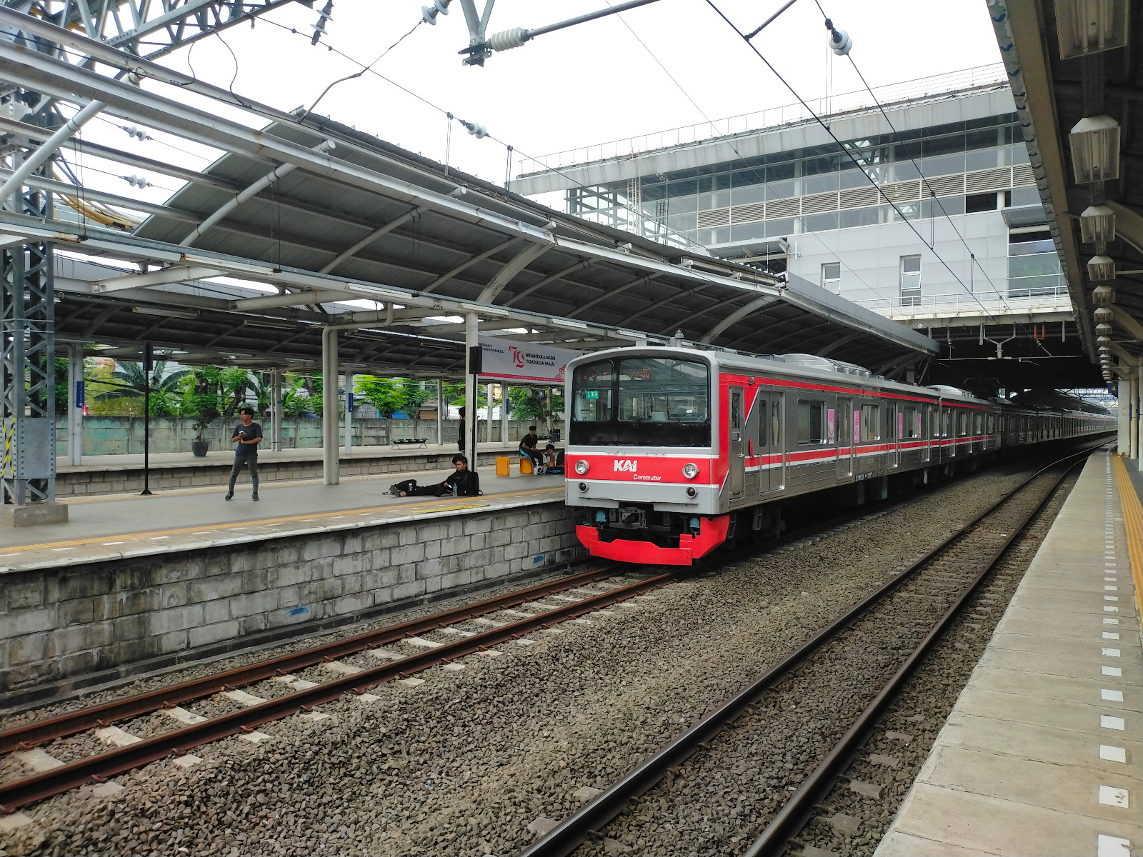 Pelecehan di KRL Kembali Terjadi, NIK Pelaku Diblokir dan Tidak Bisa Naik Kereta Lagi