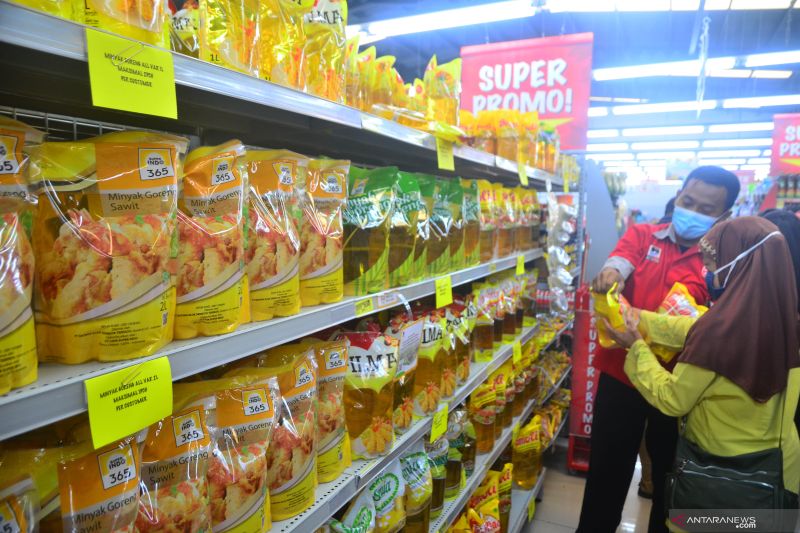Warga Serbu Minyak Goreng Rp 14 Ribu Per Liter di Ritel Modern