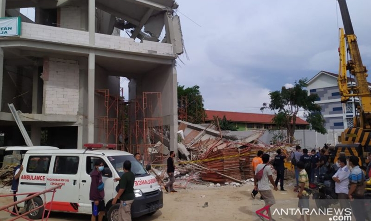 Pemprov DKI Minta Kontraktor SMAN 96 Bertanggung Jawab