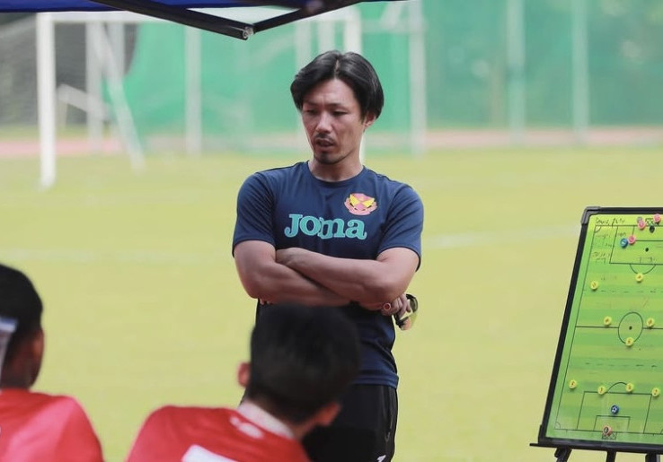 Sosok Pelatih Muda asal Jepang Akira Higashiyama, Pikul Misi Berat Bawa Timnas Putri U-19 Juara di ASEAN Cup 2025