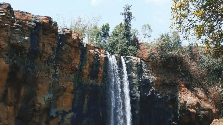 Curug Awang mudah dijangkau (Foto: Instagram/jamiltamamii)