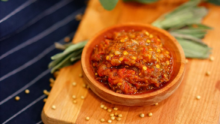 Sambal, Makanan Wajib yang Harus Ada! Pedasnya Bikin Ketagihan